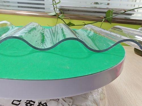 Latest company news about Plaque ondulée transparente en polycarbonate