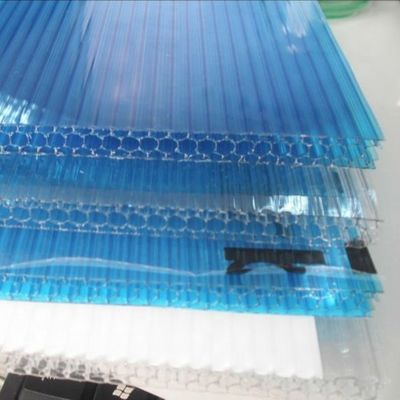 Résistance au feu PC feuille creuse en nid d' abeille avec panneau de polycarbonate coloré