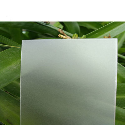 Service de coupe Couverture de diffuseur de lumière à bande LED en polycarbonate avec résistance au feu