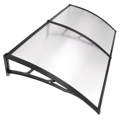 Transformez l'espace avec une canopée en polycarbonate durable