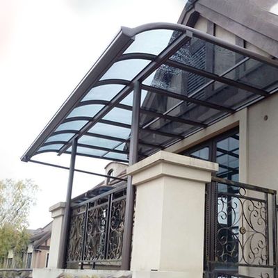 Améliorez facilement l'espace extérieur cadre en aluminium au polycaronate auvents revêtement anti-UV tailles multiples