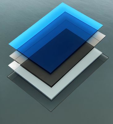 Plaque solide en polycarbonate léger avec revêtement anti-UV pour les toits, les auvents et les serres