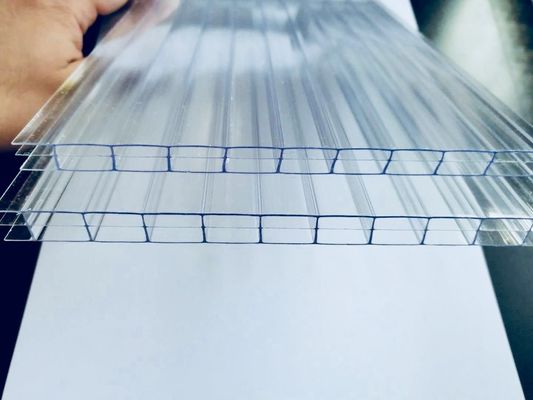 La protection contre les éclaboussures est assurée par une protection contre les éclaboussures.