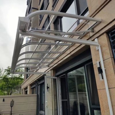 Un bon prix. Découvrez la durabilité et la polyvalence avec le revêtement en polycaronate de bricolage en ligne