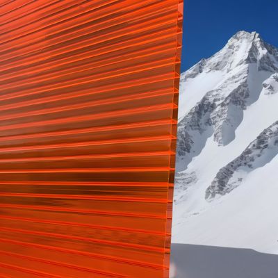 Un bon prix. Couleur excellente résistance aux intempéries Polycarbonate PC feuille creuse en 1220mm* 2100mm Taille SGS RHOS certifié en ligne