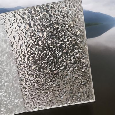 Plaque de diamant de polycarbonate à transmission lumineuse de taille personnalisée pour les toits et les bâtiments