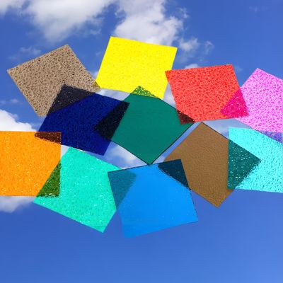 2440 mm feuille de diamant de polycarbonate coloré 2,5 mm-10 mm carte sûre résistante aux UV