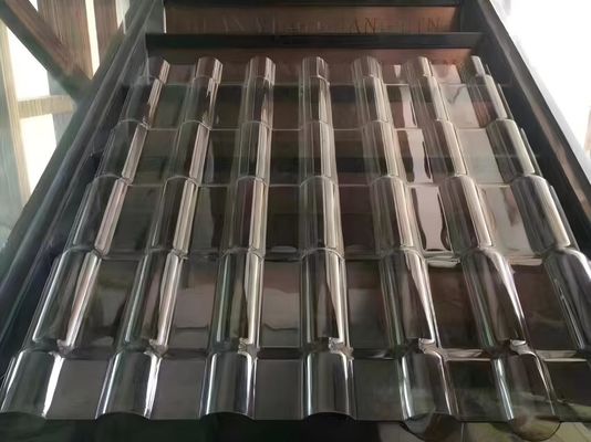 Carreaux vitrés en polycarbonate légers Roofing polyvalent durable pour les projets résidentiels commerciaux et industriels