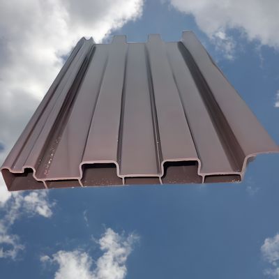 Un bon prix. Les carreaux en polycarbonate de style grand mur sont la solution ultime pour les toits résidentiels, commerciaux et industriels en ligne