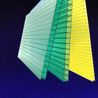 Matériaux de toiture en feuille de polycarbonate multicouvres légers et durables