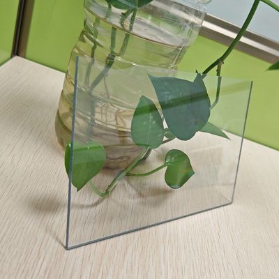 3 mm Plaques de toiture en polycarbonate solide transparent Résistance aux chocs Protection UV dans n'importe quel environnement