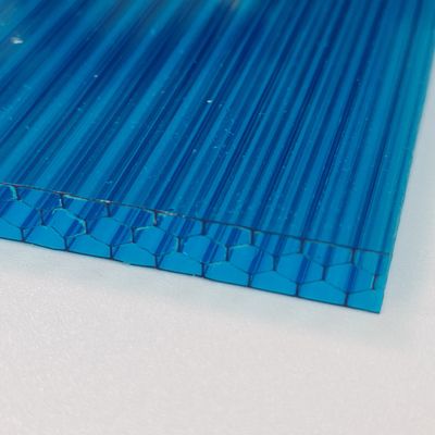 2.1m*5.8m épaisseur 10mm Polycarbonate bleu feuille de nid de miel polyvalent matériau de haute performance pour la structure et la décoration