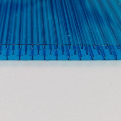 10mm Polycarbonate bleu feuille de nid d'abeille personnalisable taille et couleur Options pour répondre aux besoins du projet