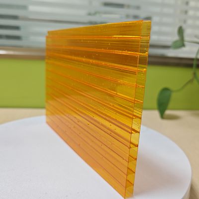 La feuille creuse de polycarbonate orange est un matériau de toiture parfait pour l'agriculture et l'industrie.