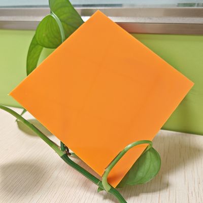 Feuille de polycarbonate solide orange opaque avec revêtement UV en option de 10 mm pour la résistance au jaunissement et aux intempéries