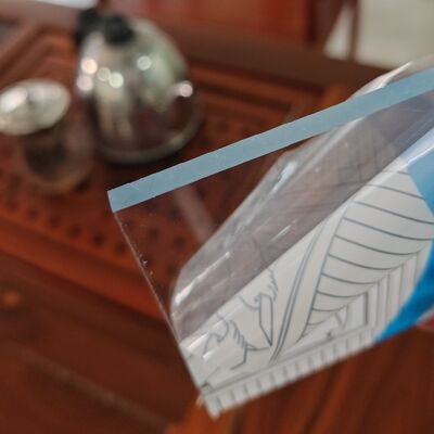 Panneau en plastique polycarbonate 1.8mm 2.8mm 3.8mm 5.8mm 6.8mm 8.8mm 9.8mm transparent, combinant une grande clarté optique et une résistance mécanique pour les barrières de sécurité