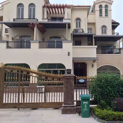 Un bon prix. Cadre en aluminium gris et auvents de toiture en polycarbonate gris conçus avec un système d'étanchéité étanche et d'accueil thermique pour les abris extérieurs en ligne