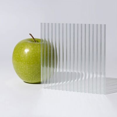 Un bon prix. Couverture de toiture en polycarbonate à feuille creuse Taille normale de 2,1 x 5,8 mètres Résistant aux UV Solution de toiture légère en ligne