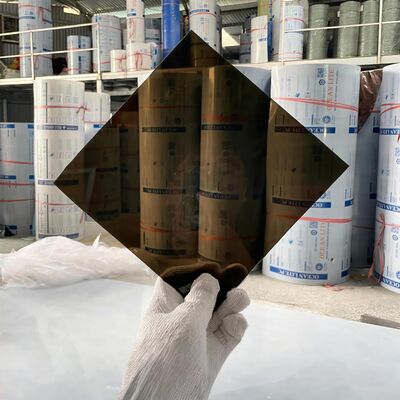 Toit en polykarbonate de bronze léger résistant aux intempéries idéal pour les usines entrepôts et abris commerciaux en plein air