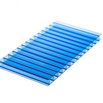 Feuille de polycarbonate multi-parois à double paroi Taille normale 2,1 Panneau isolé résistant aux UV de 5,8 m Idéal pour les serres et les lucarnes