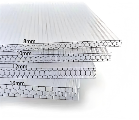 Un bon prix. Polycarbonate plaque creuse PC Board Taille normale 2.1 5,8m Durable léger Matériau transparent pour les applications industrielles en ligne